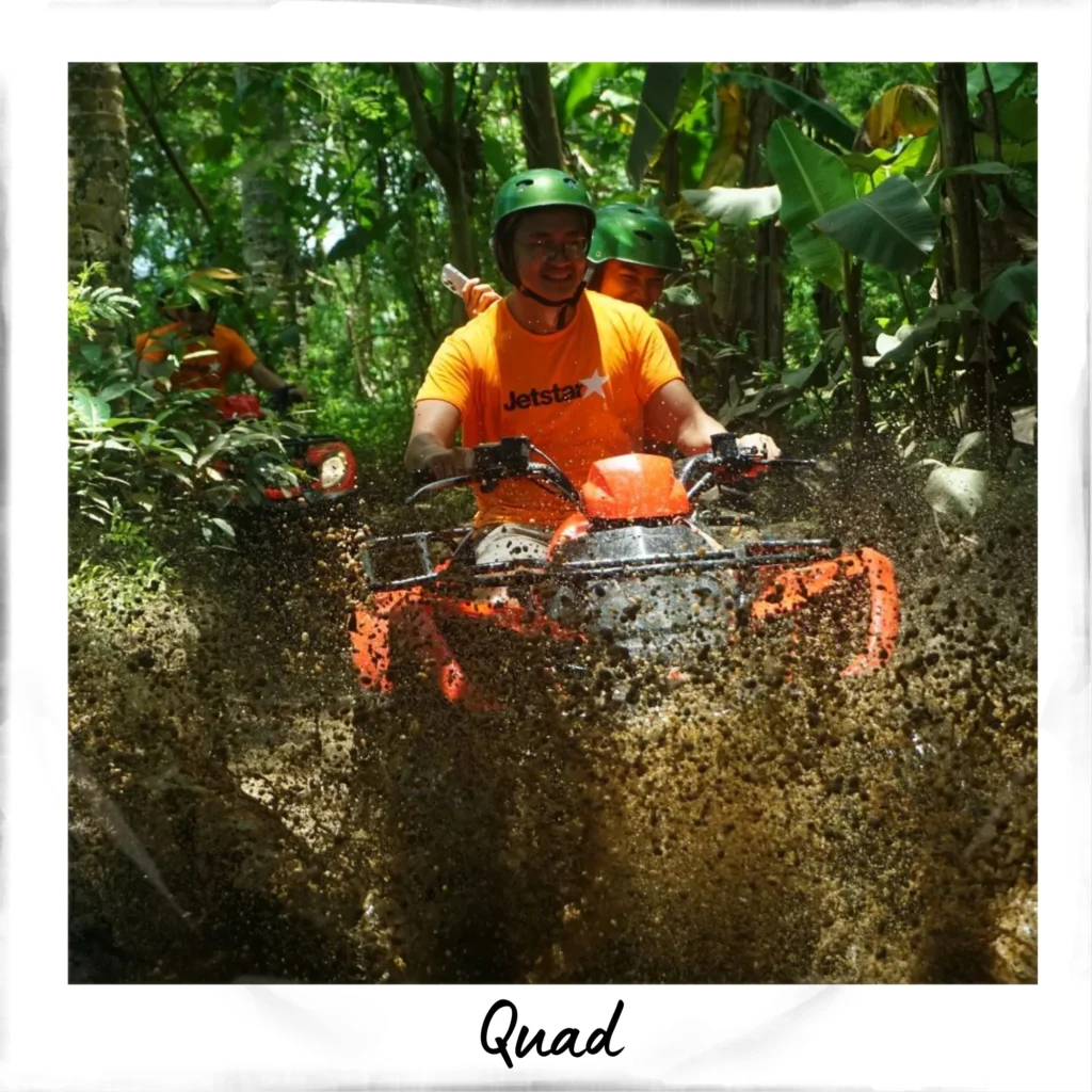 Quad dans une foret tropical a Ubud