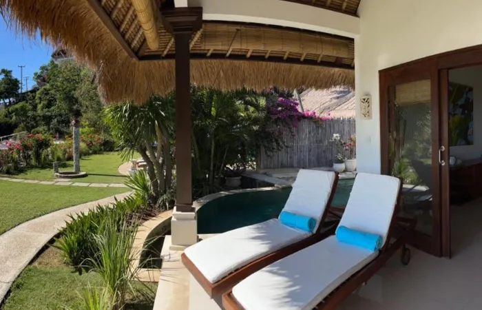 PALM GARDEN - Beachfront Bungalow with Private Pool (3)